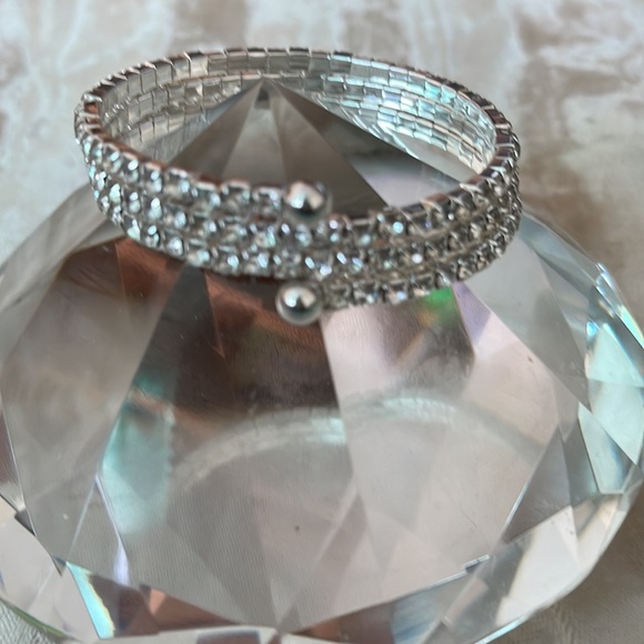 3 strand coil crystal Silvertone bracelet - Picture 4 of 6